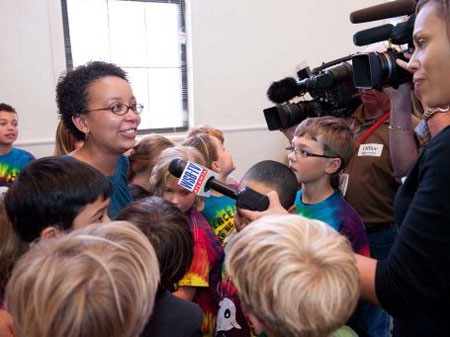 News cameras swarmed Rachel Willis on November 1, 2010 – the day Lowell Milken, chairman and co-founder of the Milken Family Foundation, told her she was a Milken Educator Award recipient. Willis had given up a career in politics when she fell in love with teaching. Little did she know that her Milken Educator Award would help her do both.