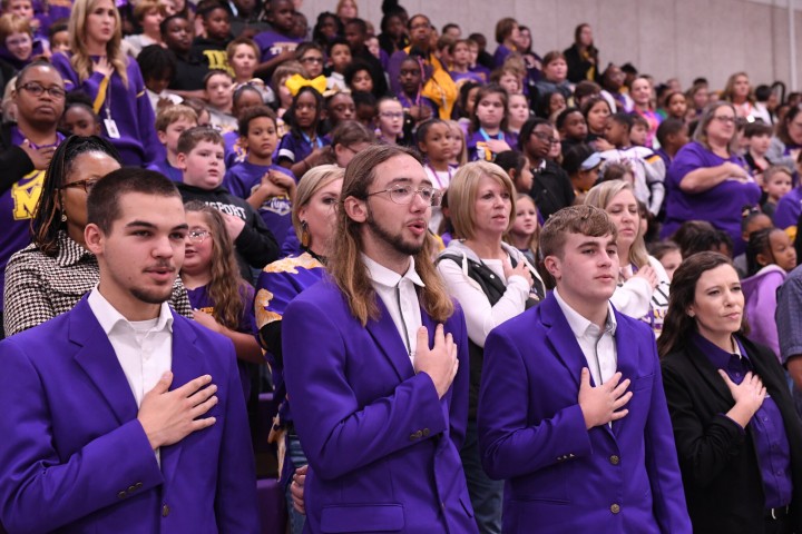 LHS students pledge