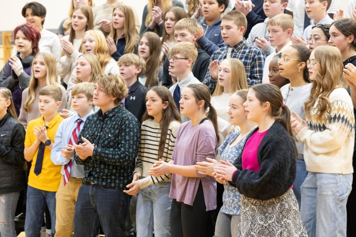 des holly hunter student choir