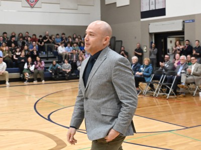 lchs chris reynolds walking up