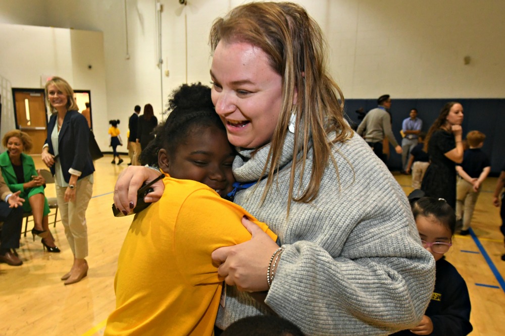 1000w 2018 Nashville Shelly Gaughan student hug