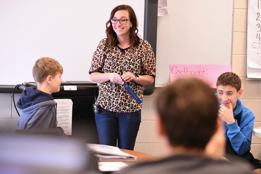 https://www.milkeneducatorawards.org/assets/Uploads/1000w-2019-KS-Carly-Bowden-classroom.jpg