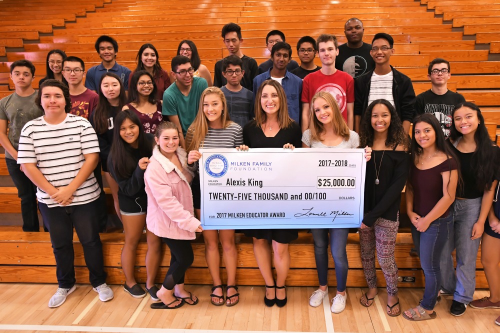 1000w Chino Hills 2017 Alexis King check with students