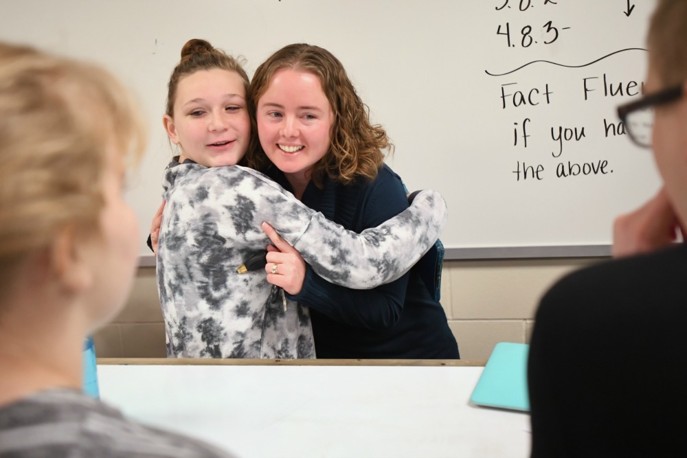 1000w Harrisburg 2017 Carla Diede student hug