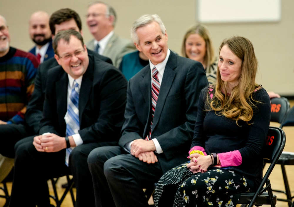 1000w Nebraska 2018 Becky Streff listens